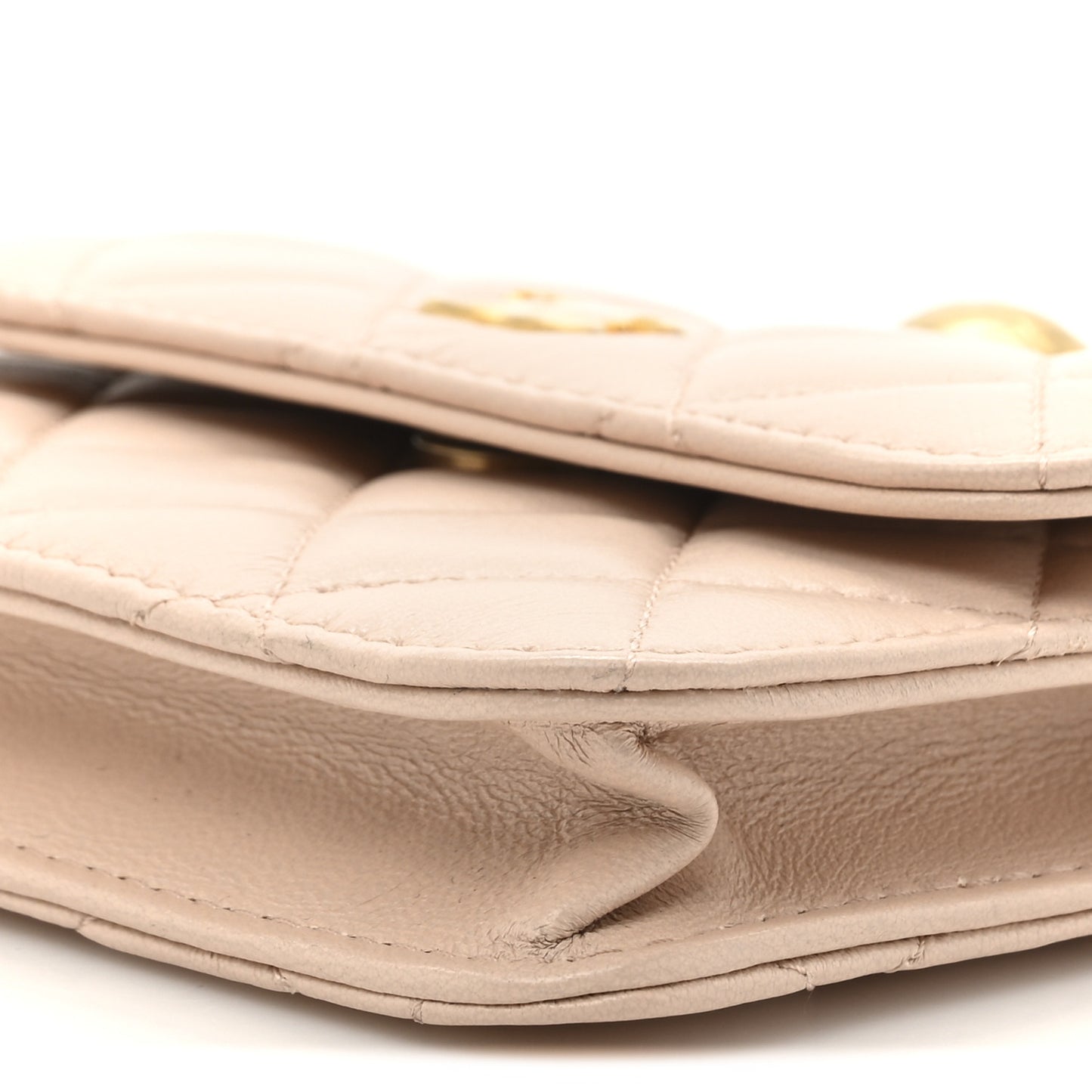 Lambskin Quilted Pearl Crush Clutch With Chain Light Pink