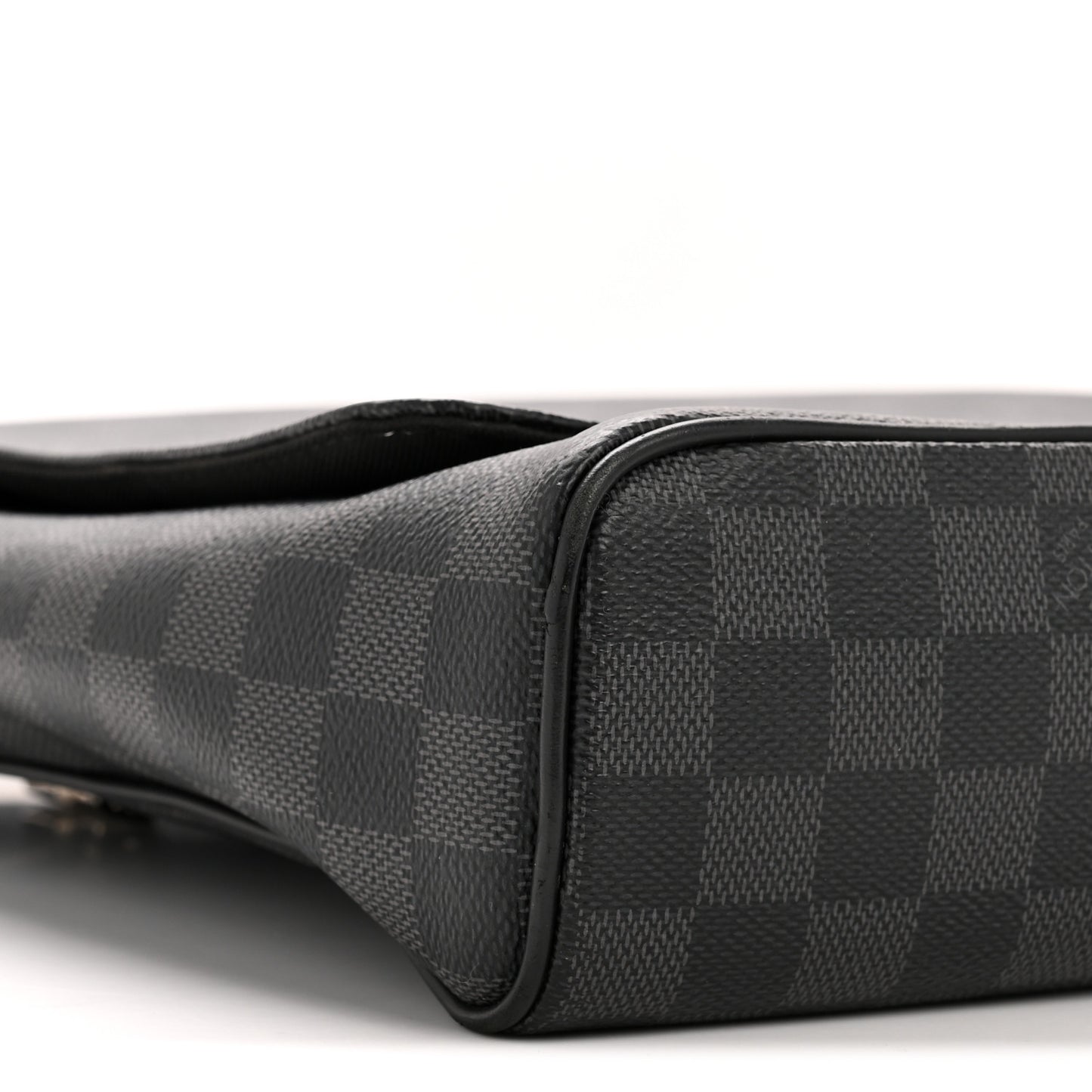 Damier Graphite District GM