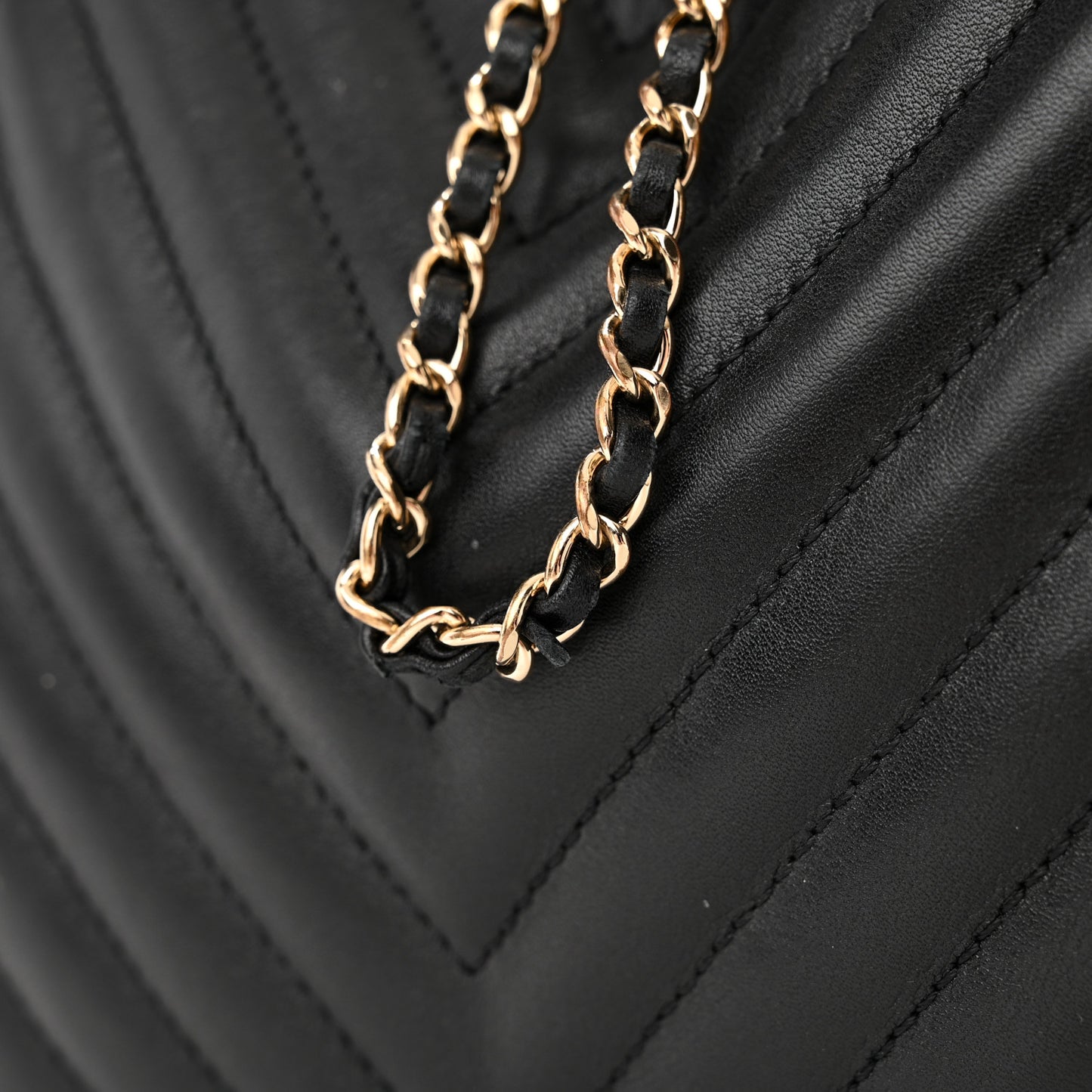 Calfskin Quilted Daily Chevron Drawstring Bag Black