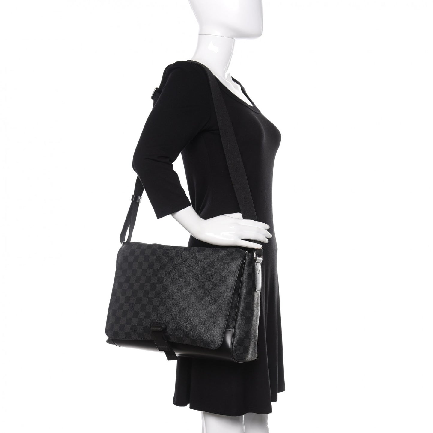 Damier Graphite Skyline Messenger MM