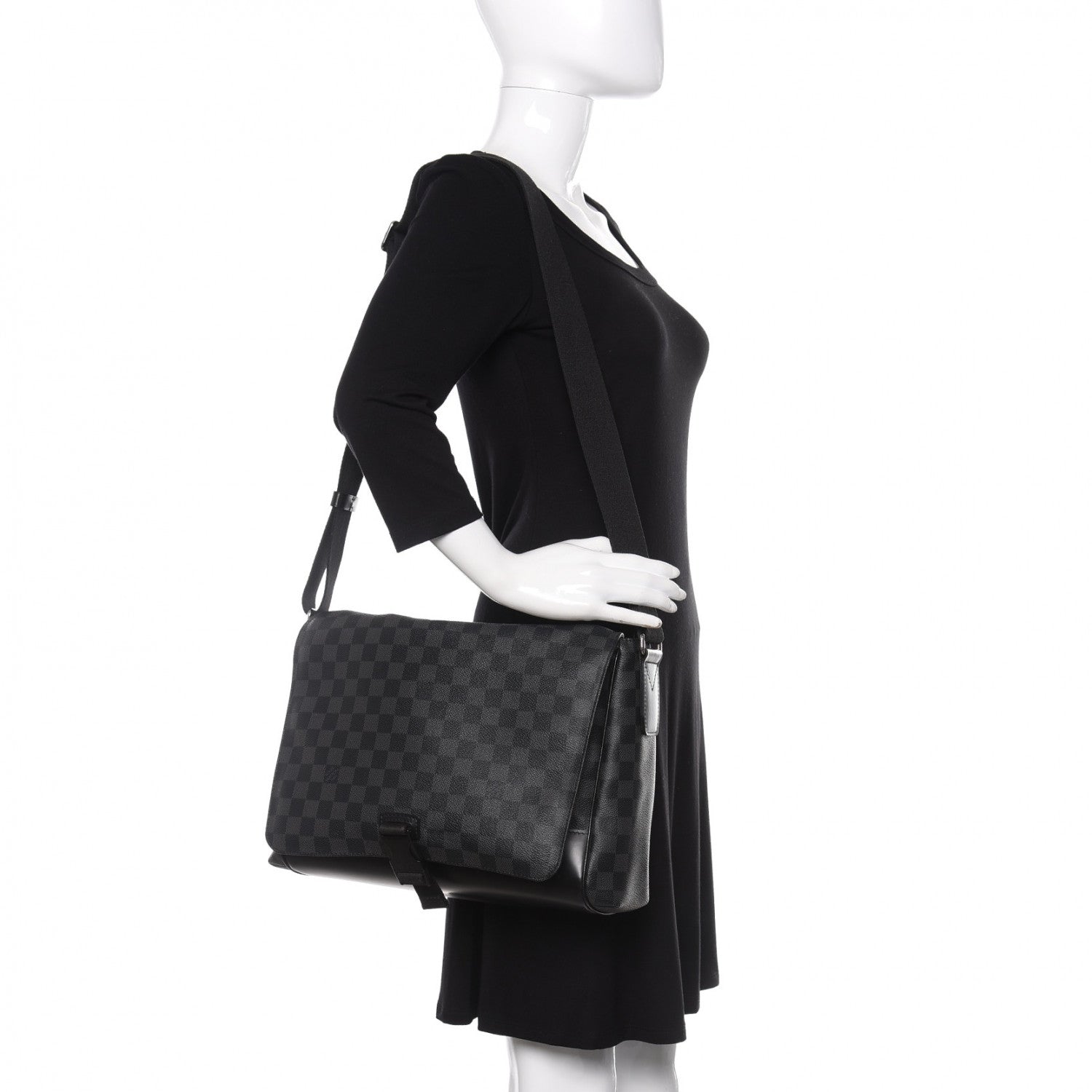 Louis Vuitton Damier Graphite Skyline Messenger MM 2 of 9