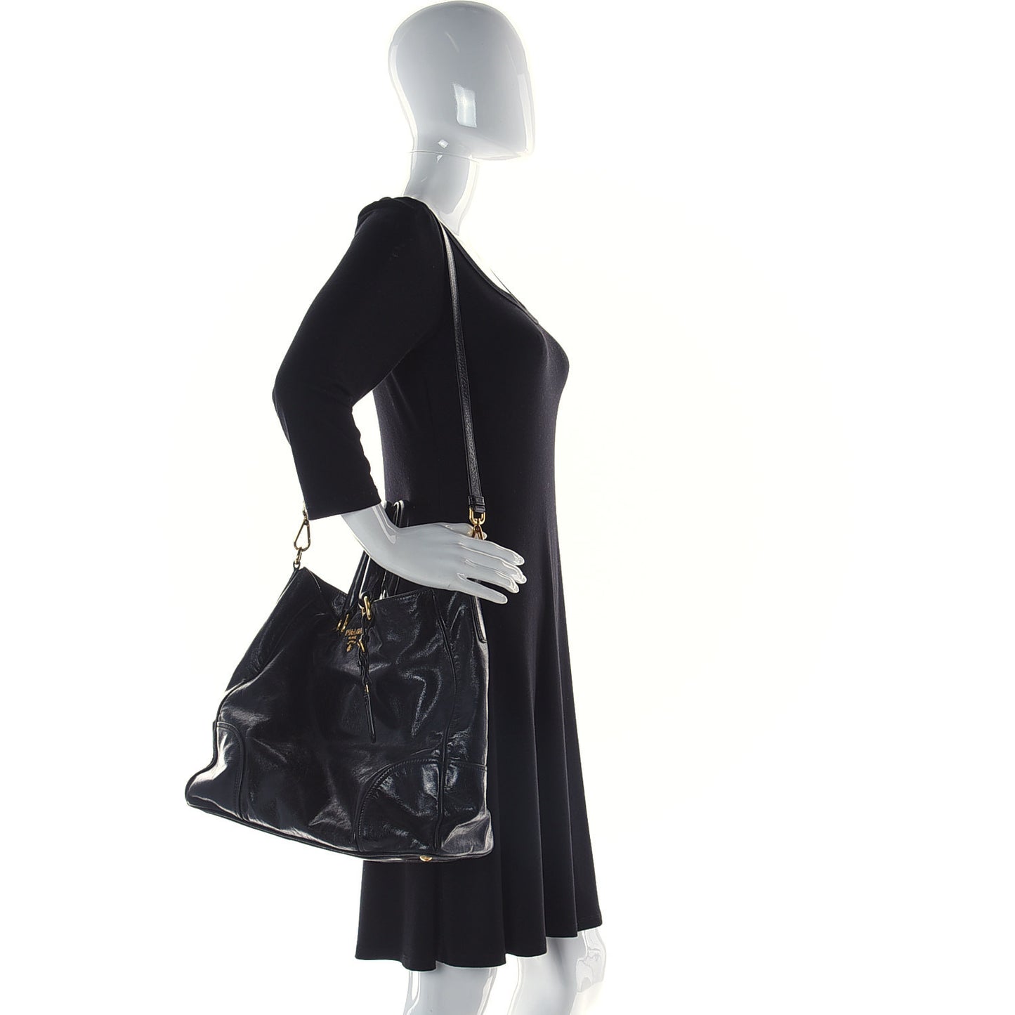 Vitello Shine Tote Black