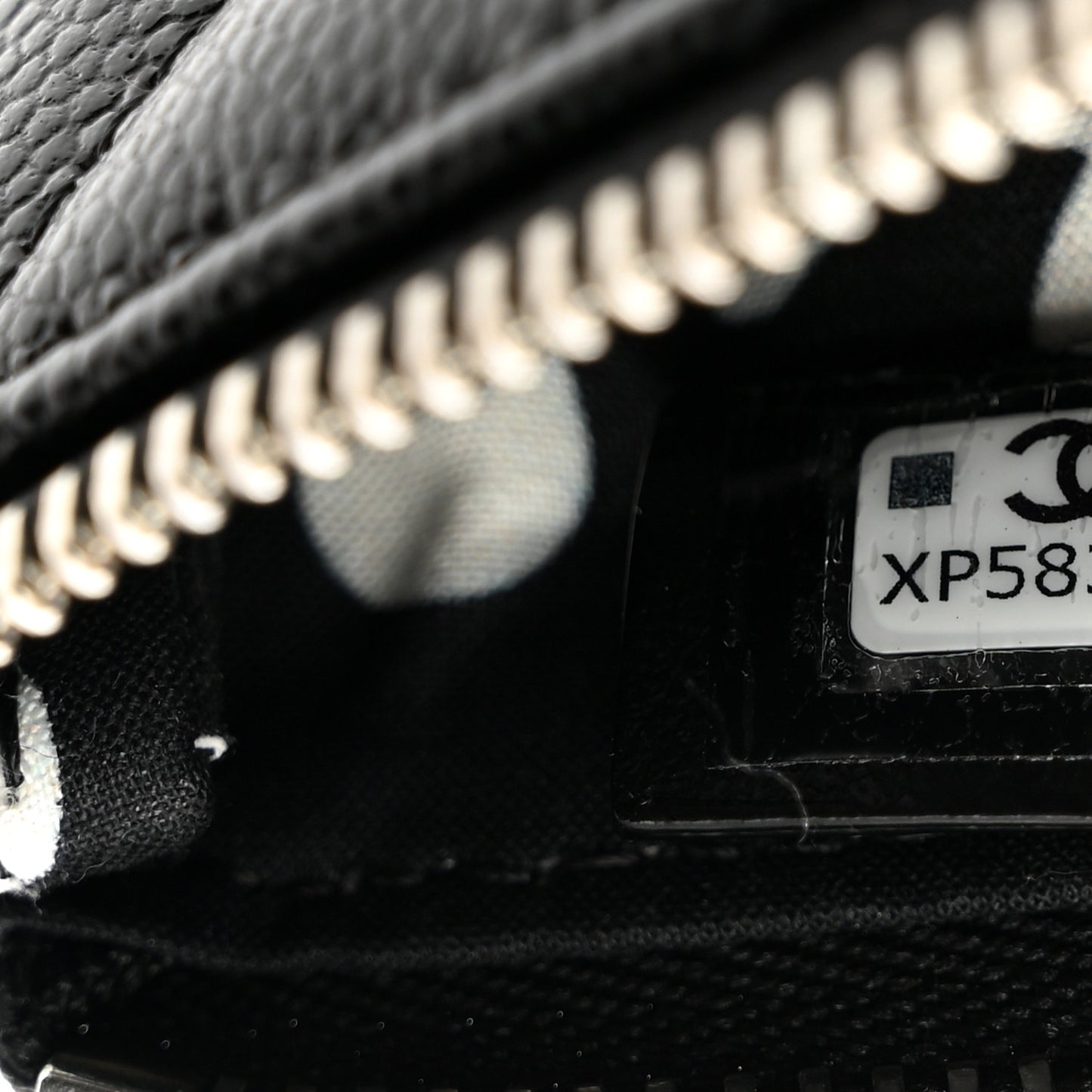 Caviar Quilted CC Logo Small Pouch Black