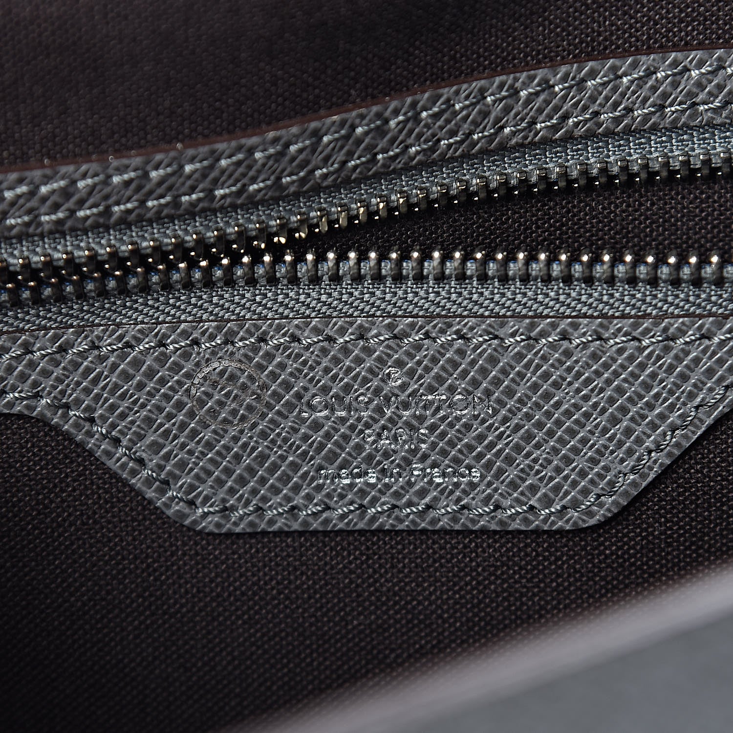 Louis Vuitton Taiga Roman MM Messenger Glacier 6 of 10