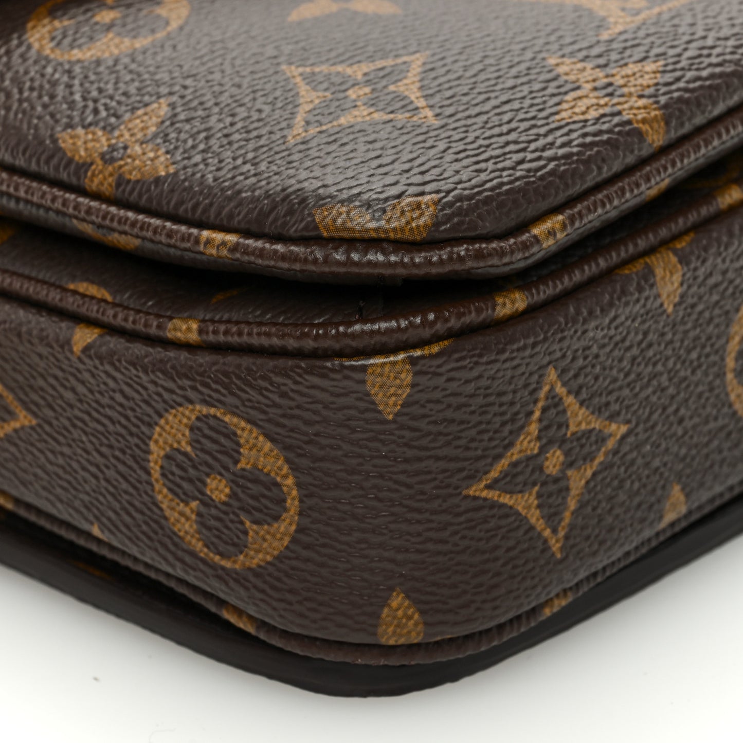 Monogram Pochette Metis East West