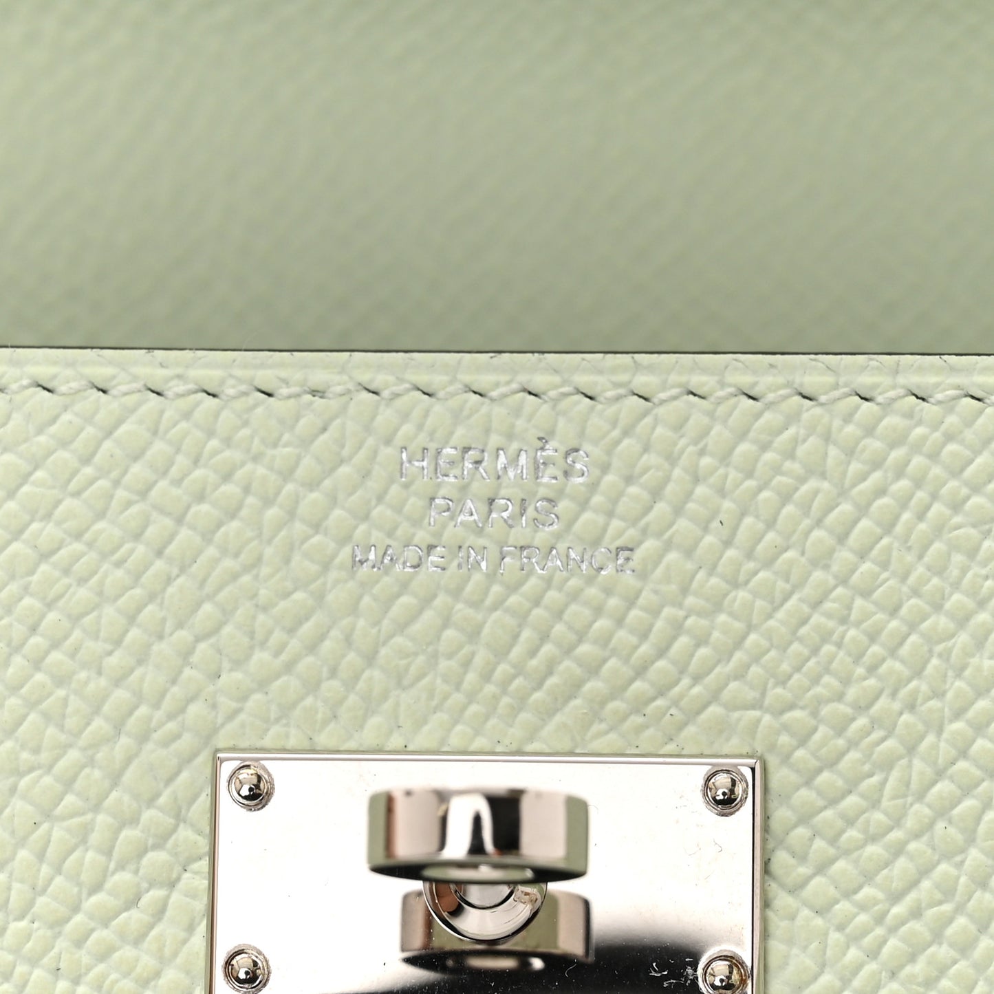 Epsom Kelly Wallet To Go Vert Fizz