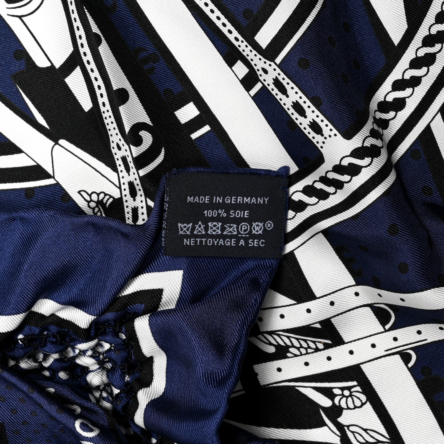 Hermes Silk Balade En Berline Froufrou Scarf 70 Marine White Black 3 of 5