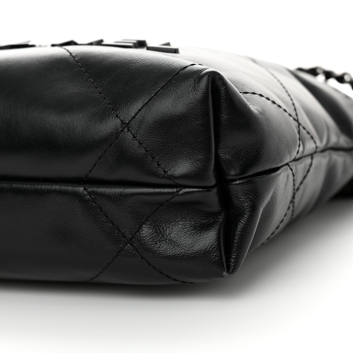 Shiny Calfskin Quilted Mini Chanel 22 So Black