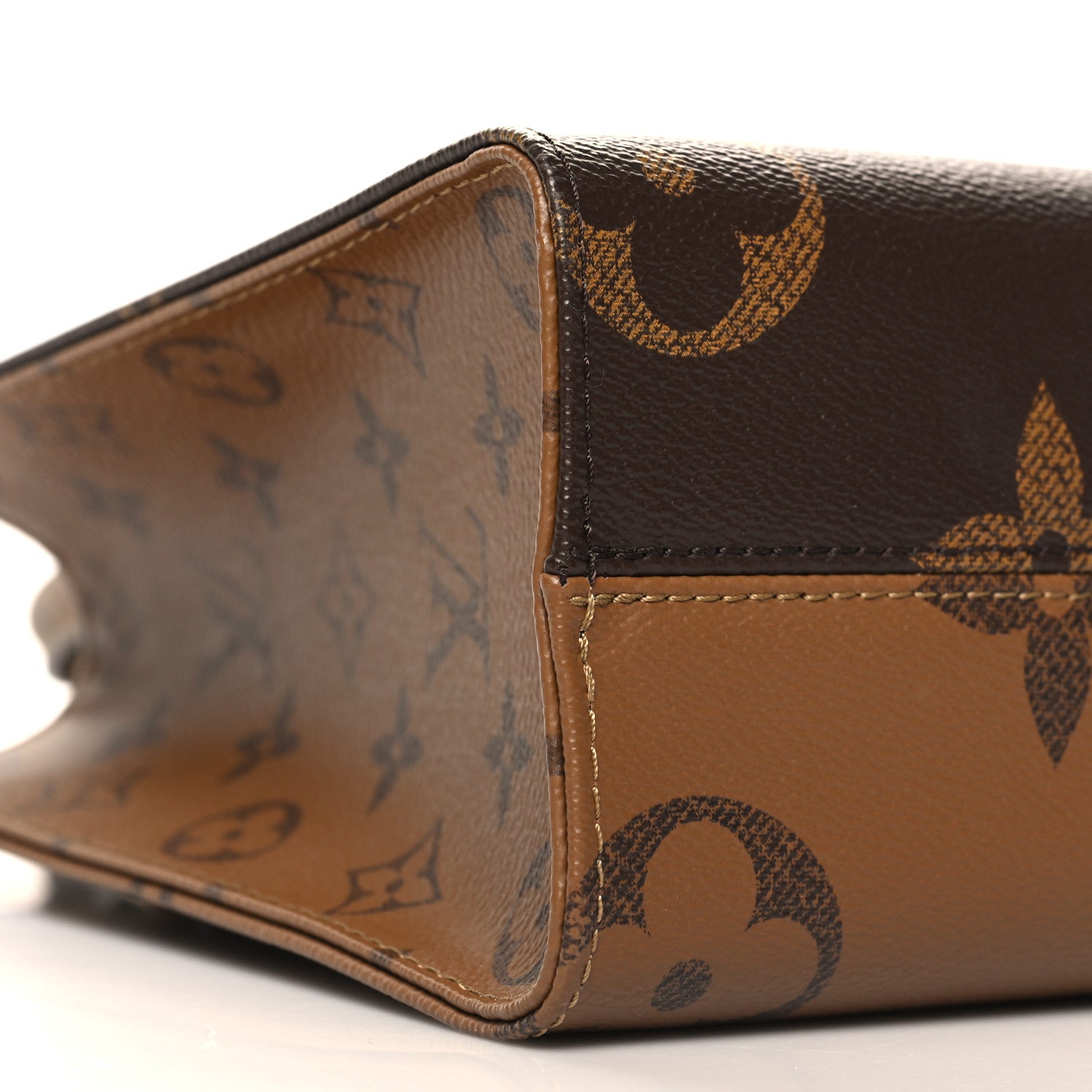Louis Vuitton Reverse Monogram Giant Onthego PM 7 of 9