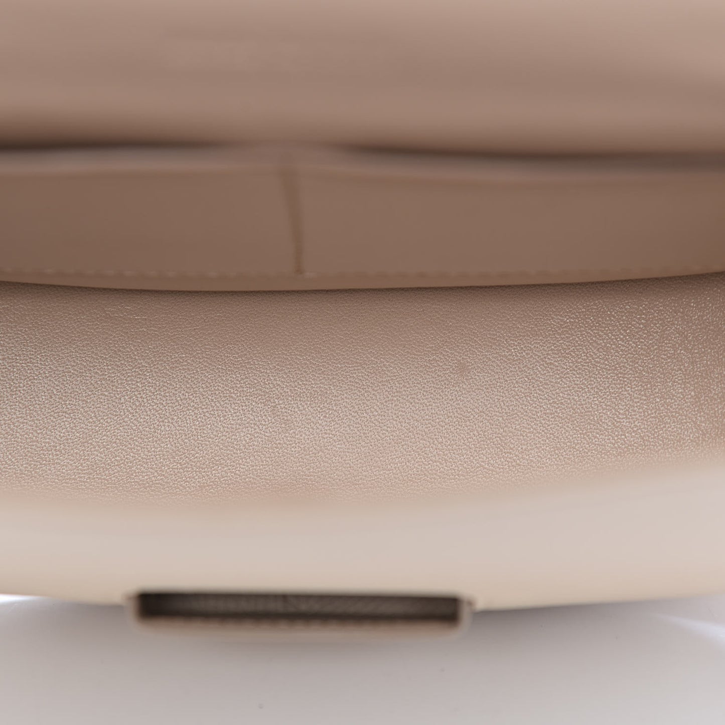 Grained Calfskin Medium Trotteur Light Taupe