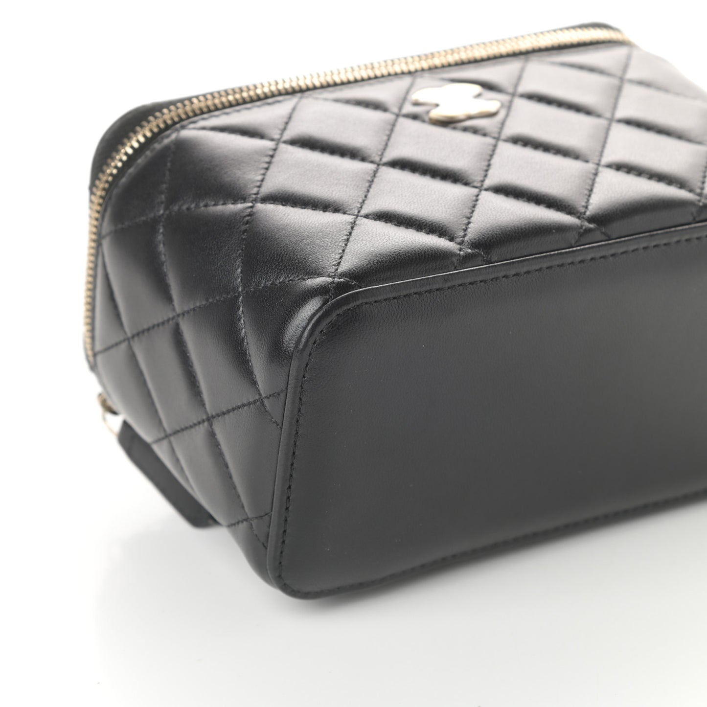 Lambskin Quilted Small Top Handle Vanity Case With Chain Black