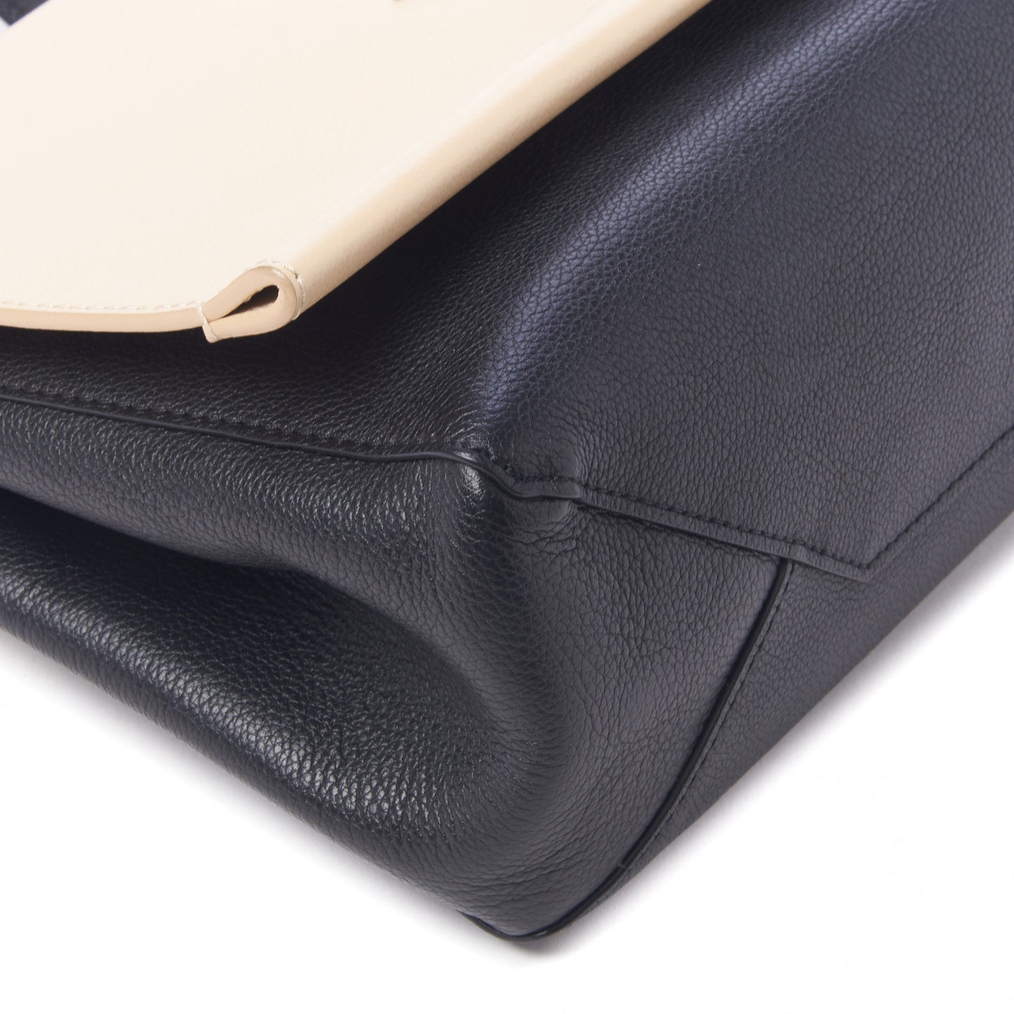 Soft Calfskin Lockme II Top Handle Vanille Black