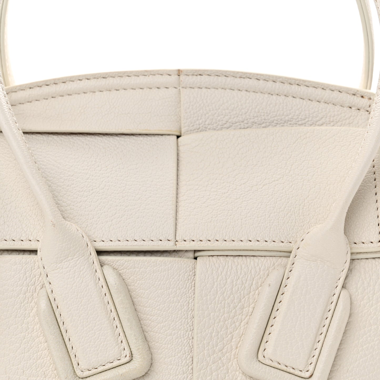Grained Calfskin Maxi Intrecciato Mini Arco Bianco