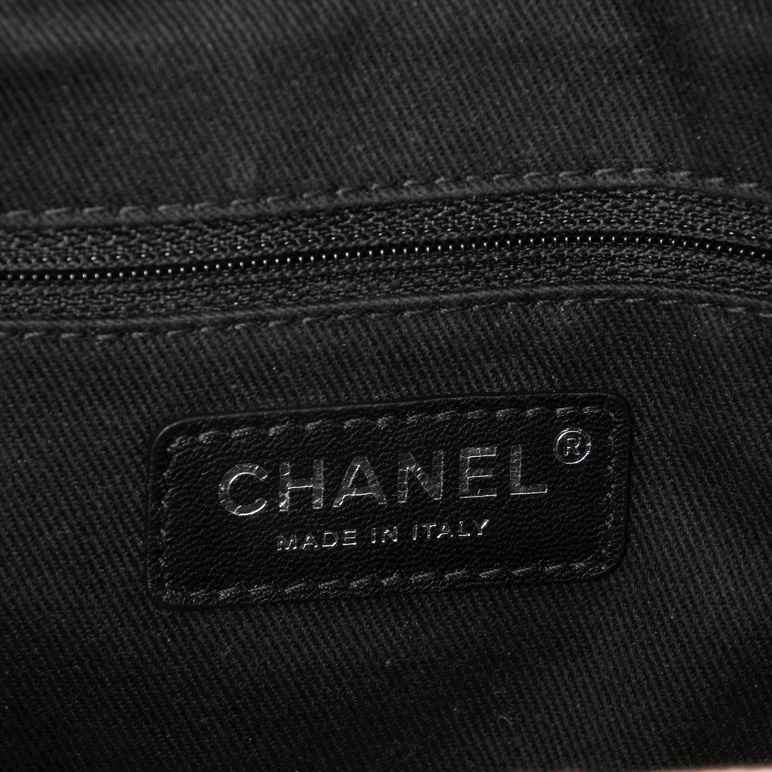 Chanel Iridescent Caviar Quilted Tall Chic Shopping Tote Red 6 of 7