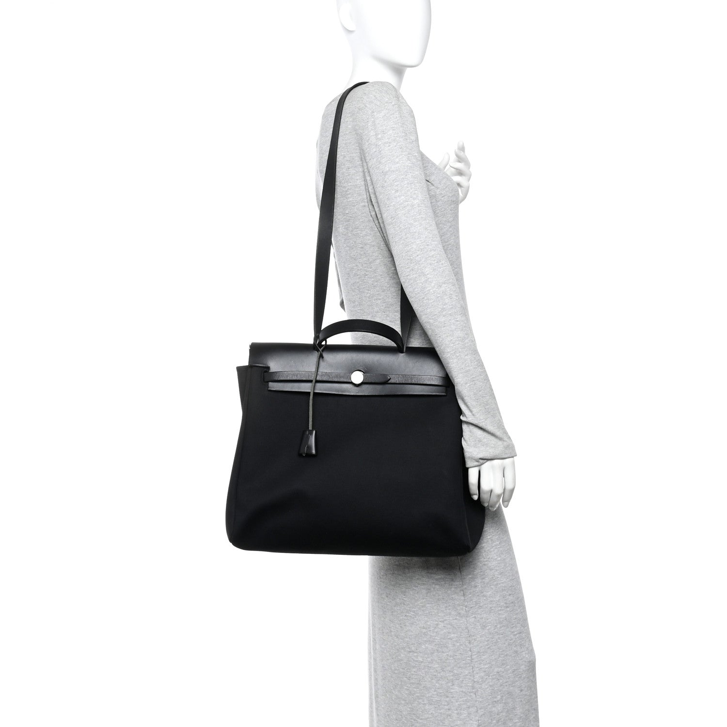 Hermes oile Vache Calfskin Herbag 39 MM Black 2 of 18