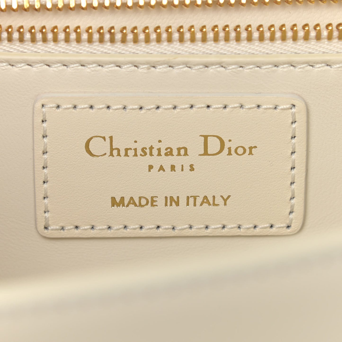 Smooth Calfskin Montaigne Flap 30 White