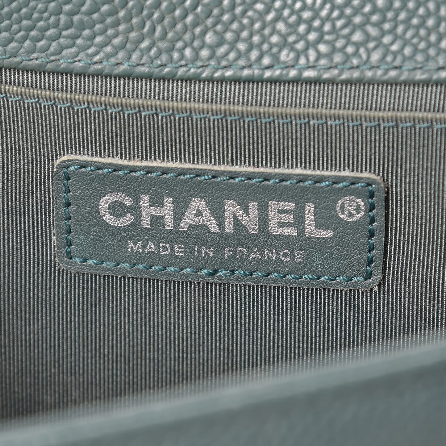 Caviar Quilted Medium Boy Flap Dark Green