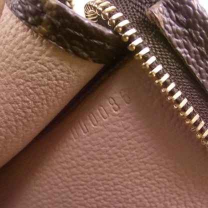 Louis Vuitton Monogram Poche Toilette 19 6 of 9