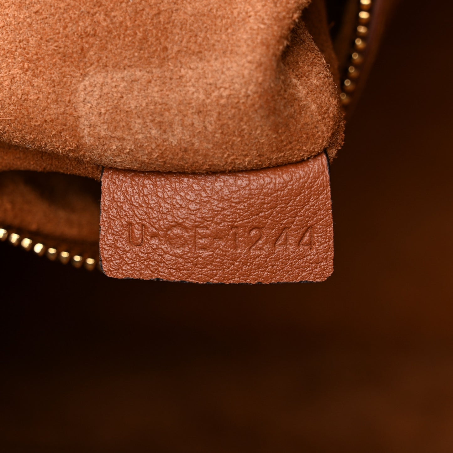 Grained Calfskin Triomphe Medium Cabas Anais Tan