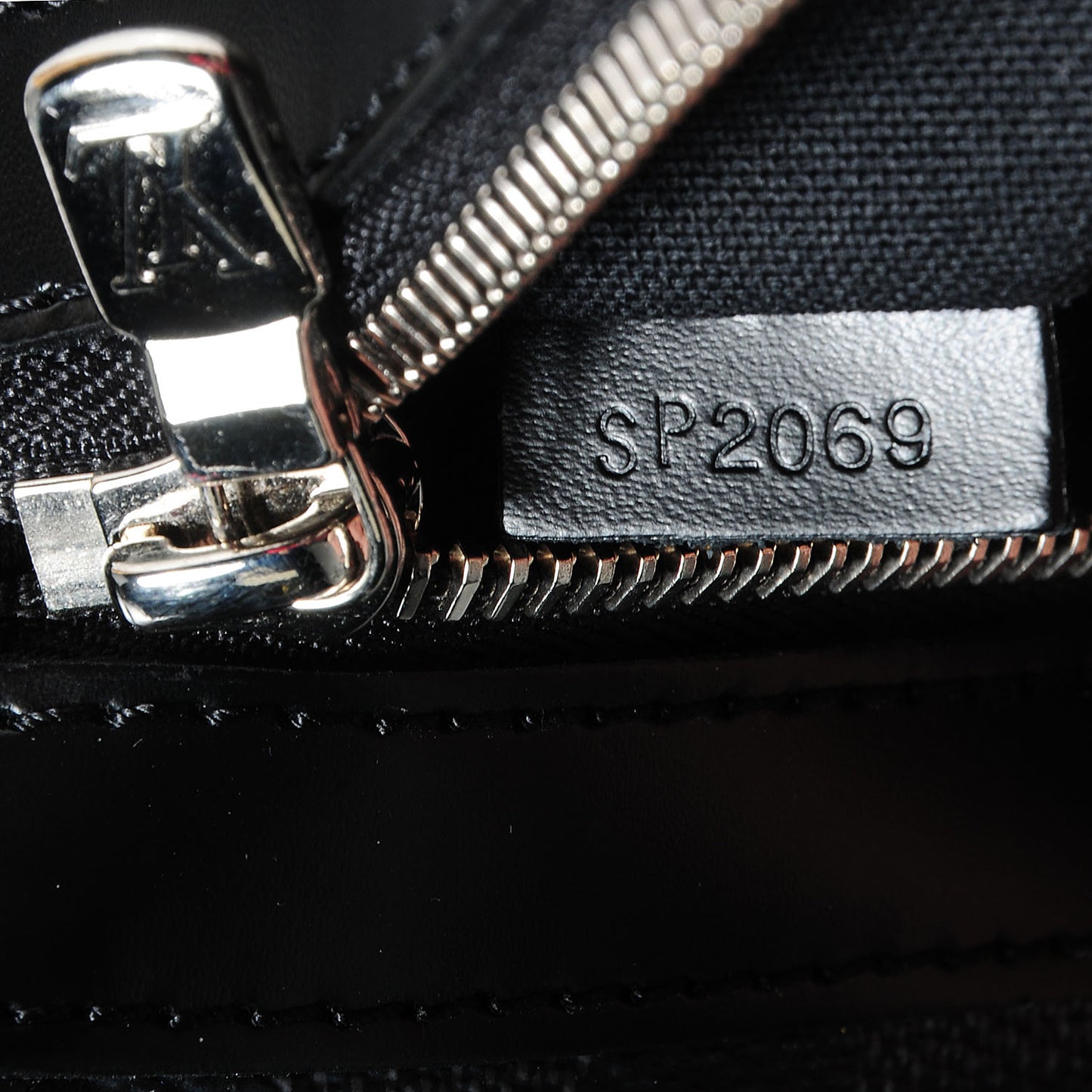 Damier Graphite Daniel GM