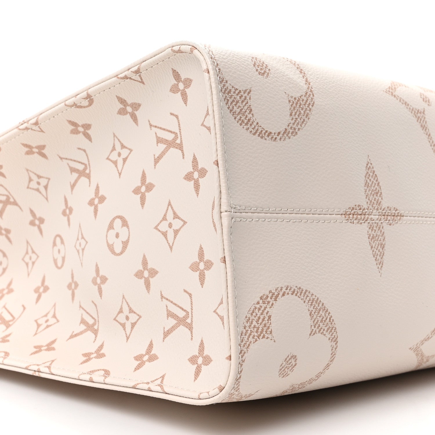 Louis Vuitton Monogram Dune Giant Onthego MM 8 of 9