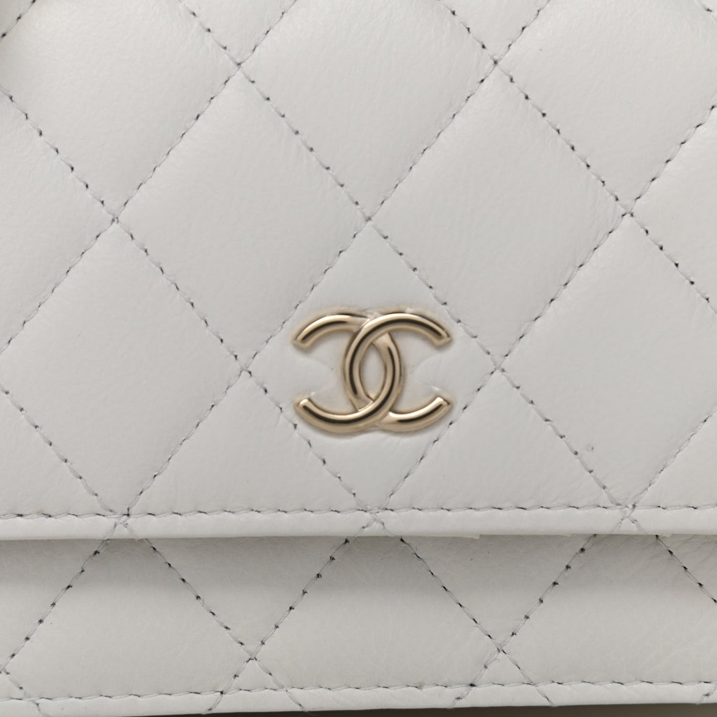 Calfskin Quilted Mini Maxi Pearls Wallet On Chain WOC White