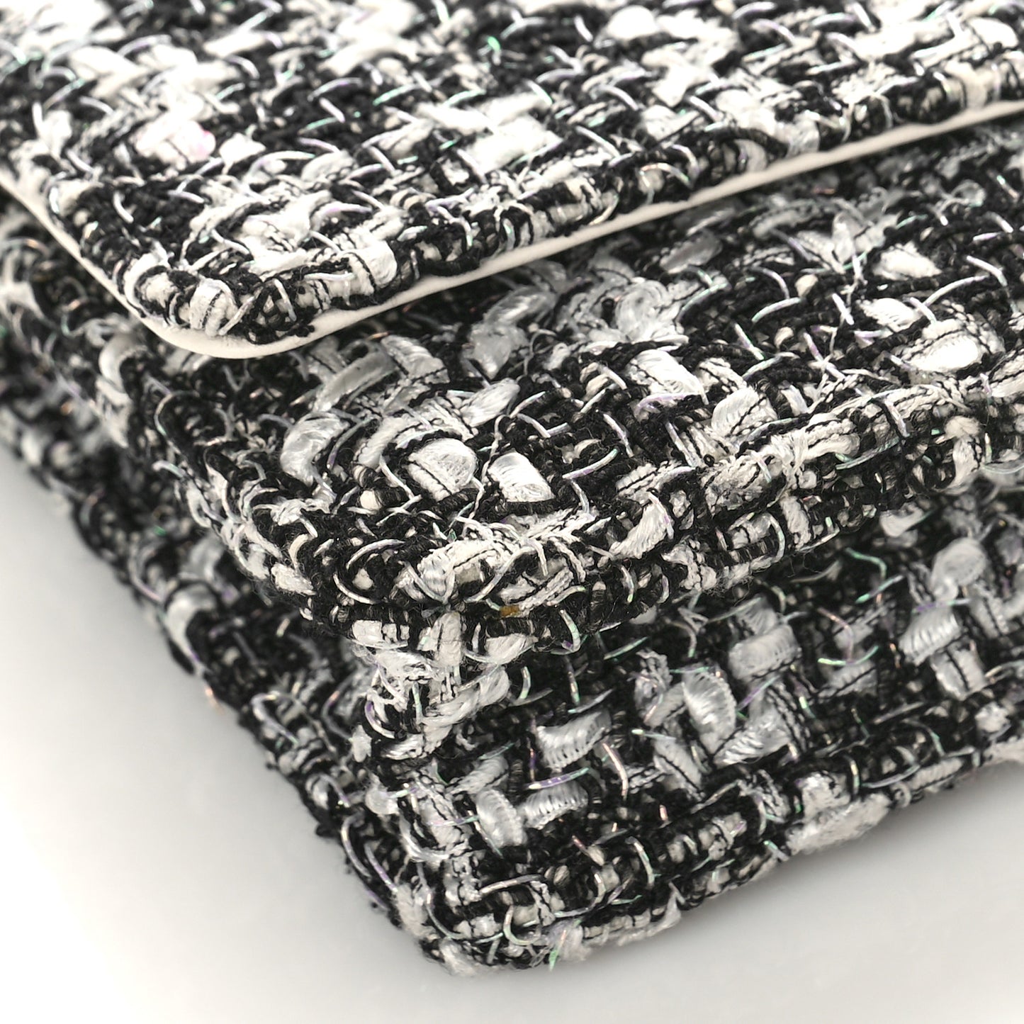 Tweed Quilted Reissue Wallet On Chain WOC White Black