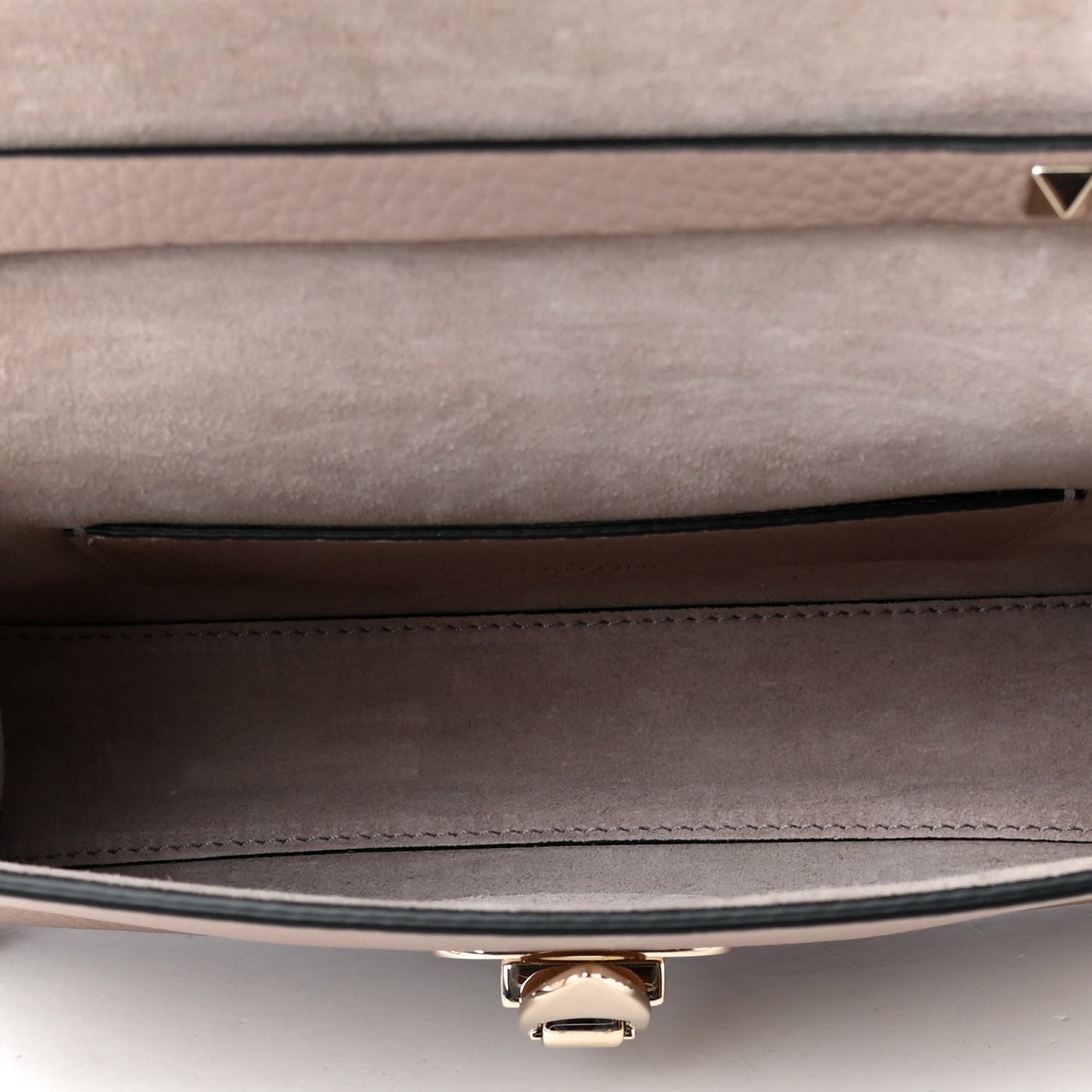 Pebbled Calfskin Medium Rockstud Flip Lock Crossbody Bag Poudre
