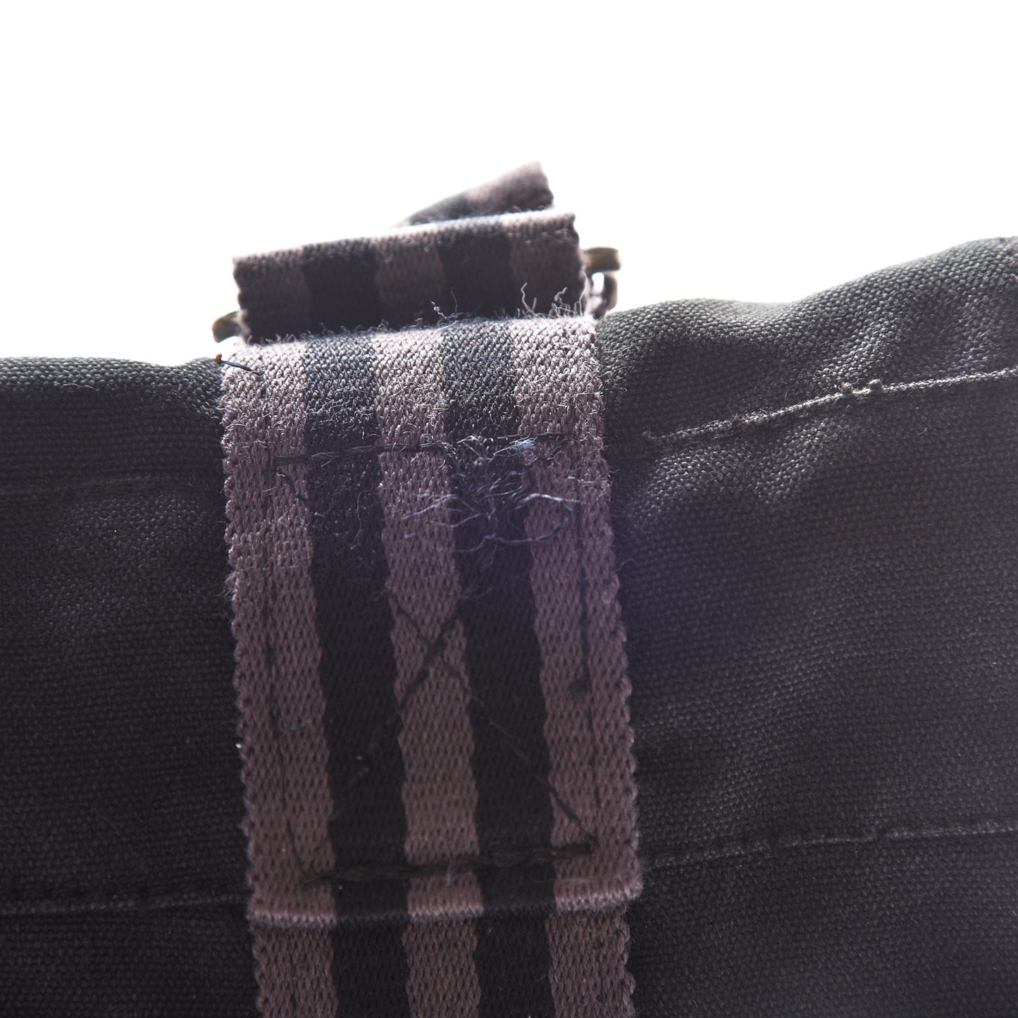 Canvas Herline Messenger Bag Black