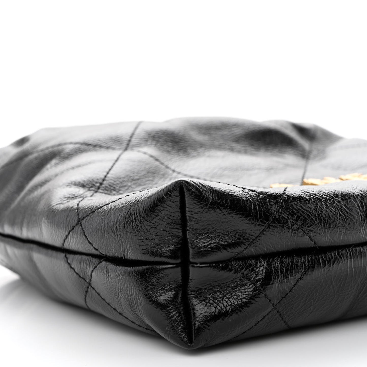 Shiny Crumpled Calfskin Quilted Pearl Mini Chanel 22 Black