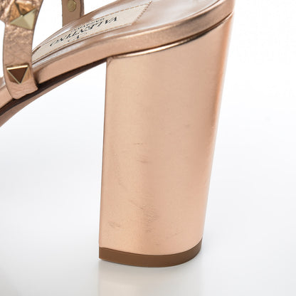 Valentino Garavani Metallic Pebbled Calfskin Rockstud 90mm City Sandals 39 Rame 9 of 14