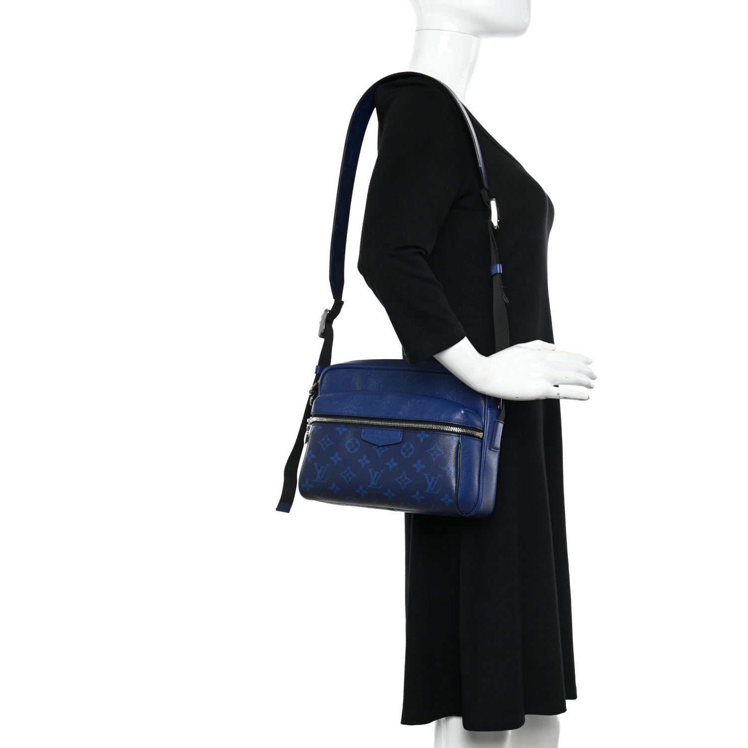 Louis Vuitton Taiga Monogram Outdoor Messenger Cobalt 3 of 11