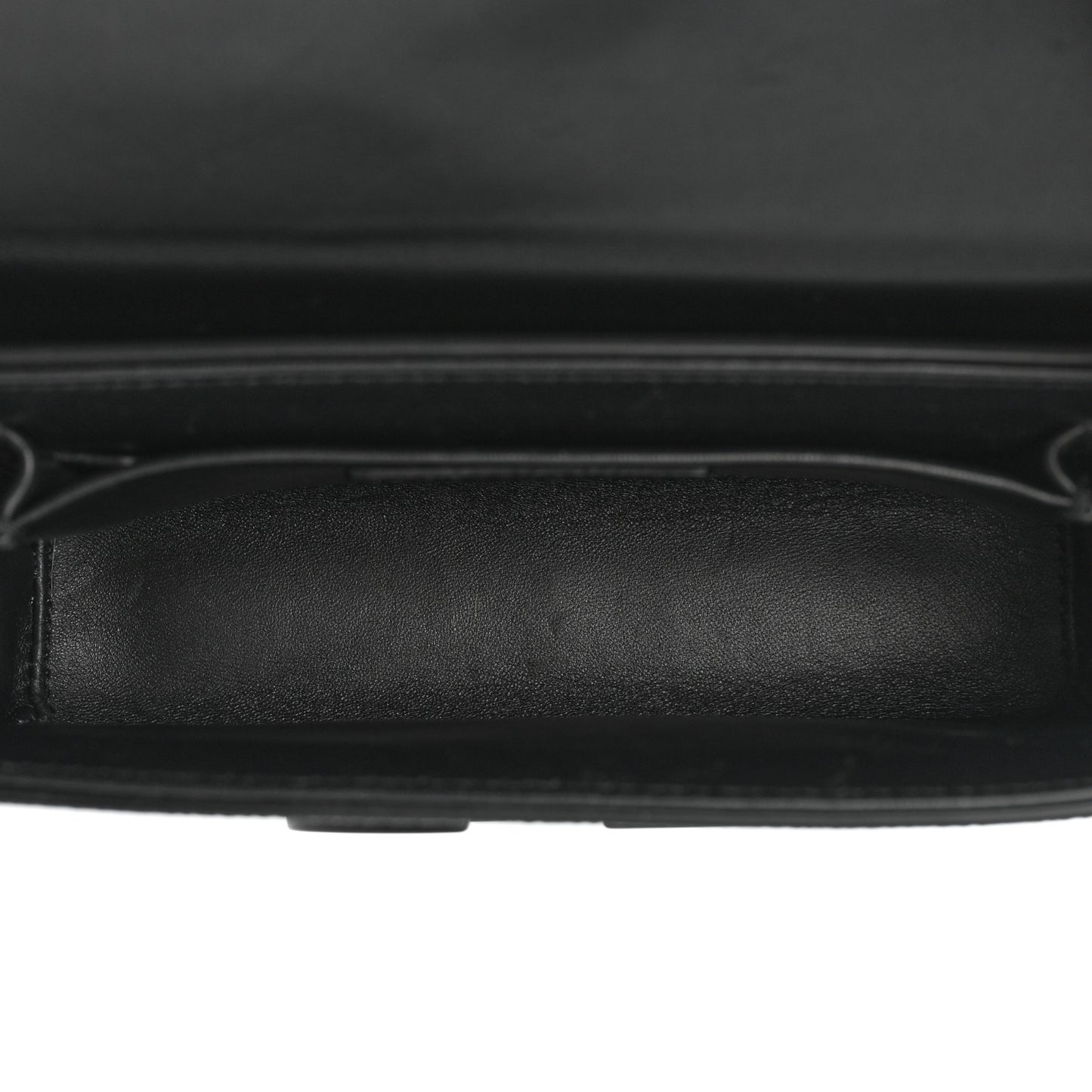 Ultra Matte Grained Calfskin 30 Montaigne Box Bag Black