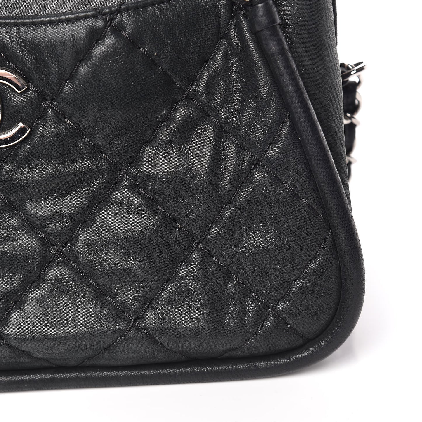 Iridescent Calfskin Quilted Relax CC Camera Case Black