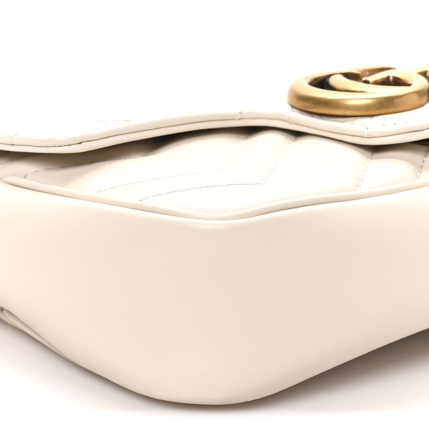 Calfskin Matelasse Super Mini GG Marmont Shoulder Bag White