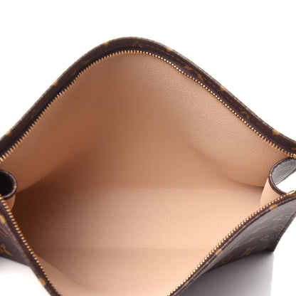 Louis Vuitton Monogram Toiletry Pouch 26 5 of 8