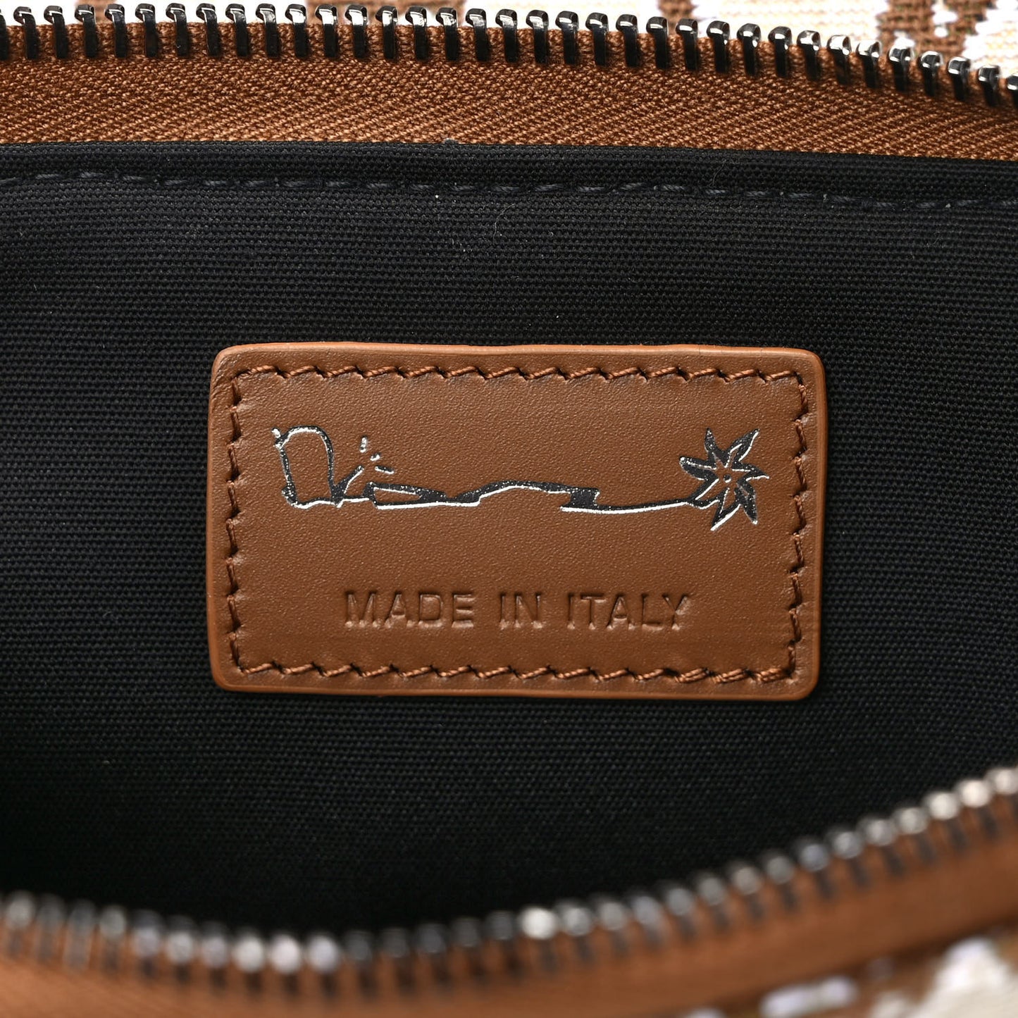 X CACTUS JACK Oblique Saddle Arm Pouch Coffee