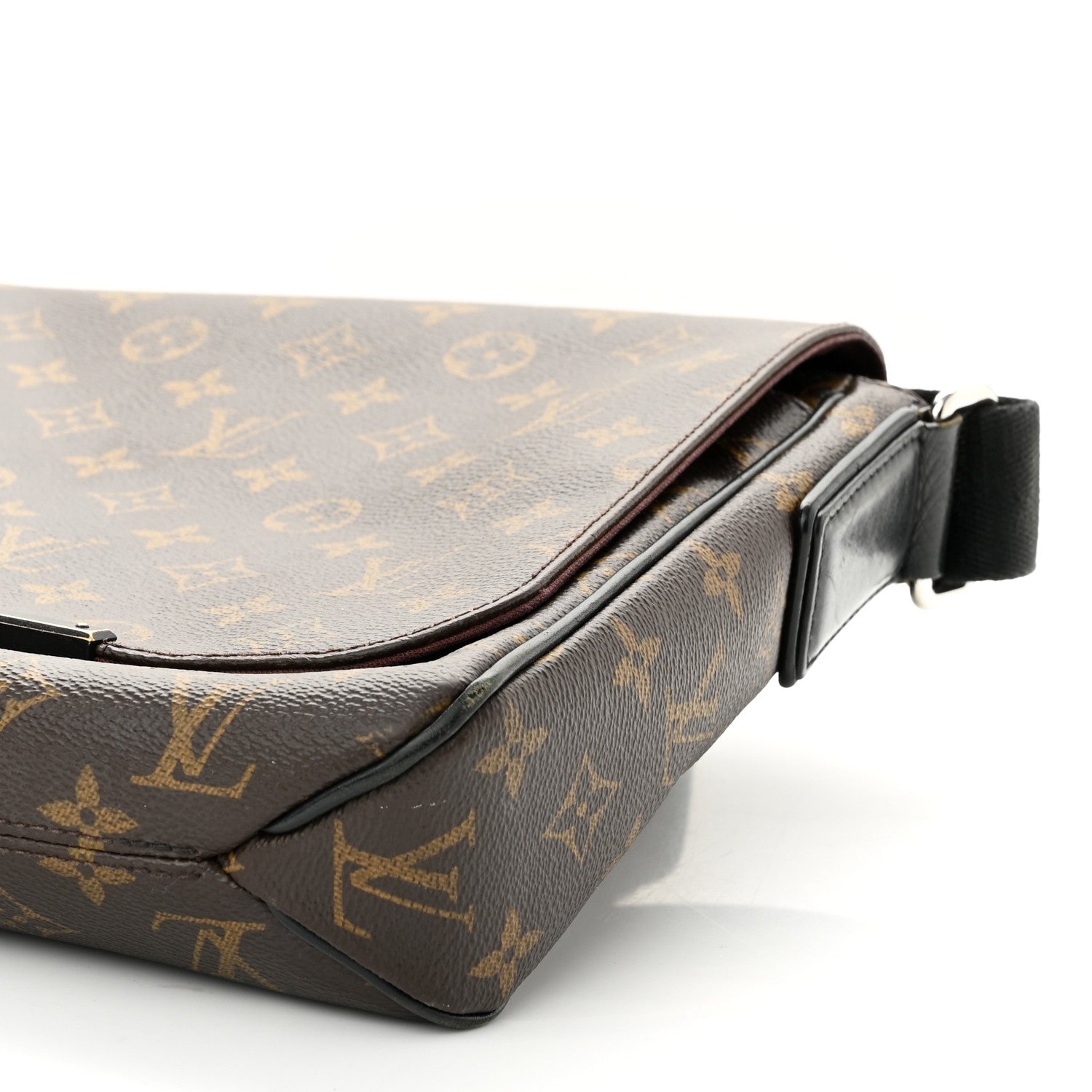 Louis Vuitton Monogram Macassar District PM 9 of 9