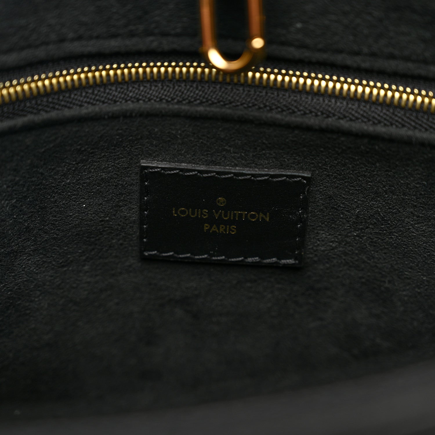Louis Vuitton Empreinte Monogram Giant Onthego PM Black 7 of 9