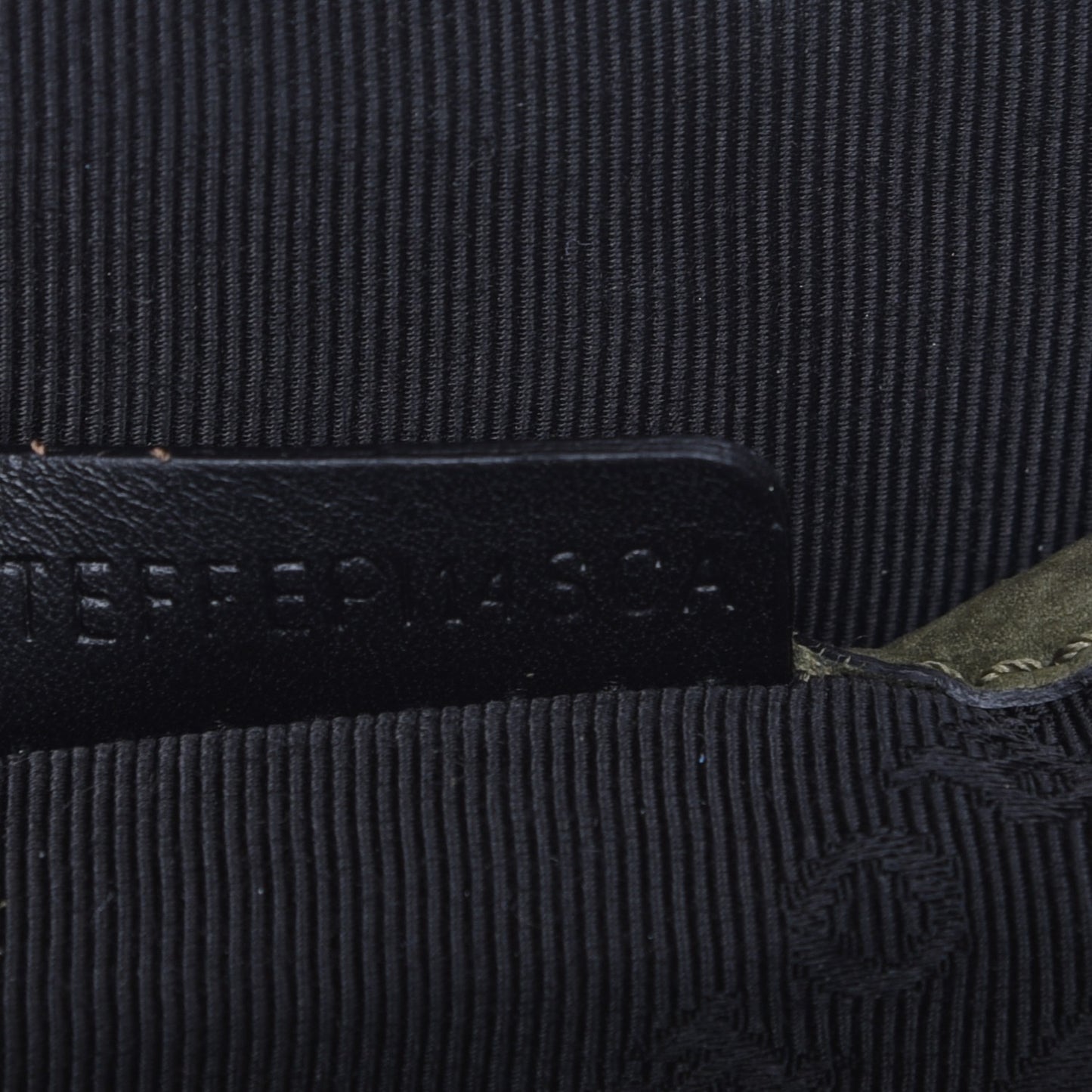 Prorsum Grainy Nubuck Alma Fox Clutch Olive