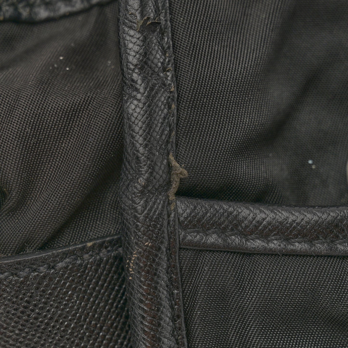 Tessuto Nylon Saffiano Logo Messenger Bag Black