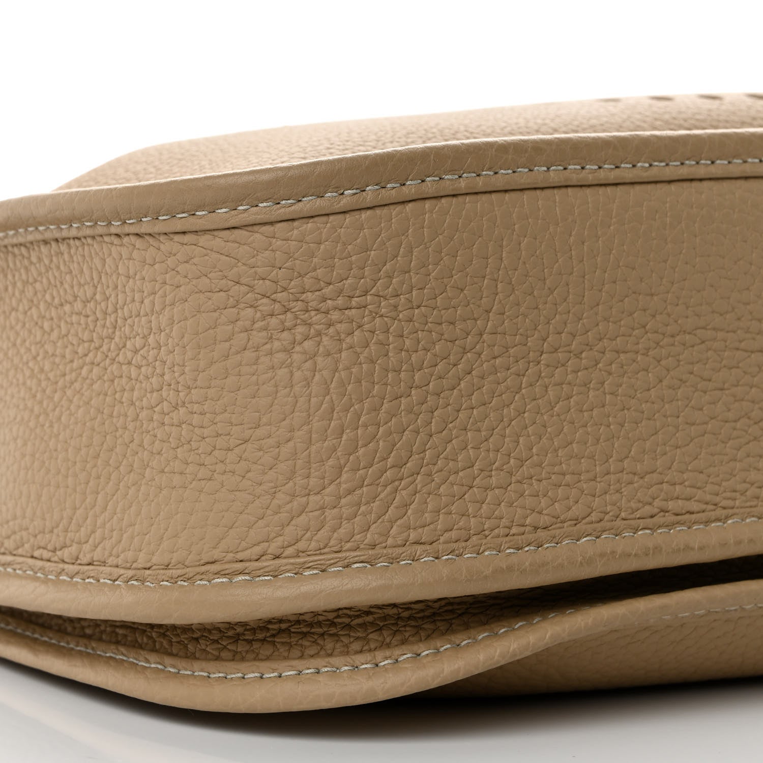 Hermes Taurillon Clemence Evelyne III PM Trench 9 of 10
