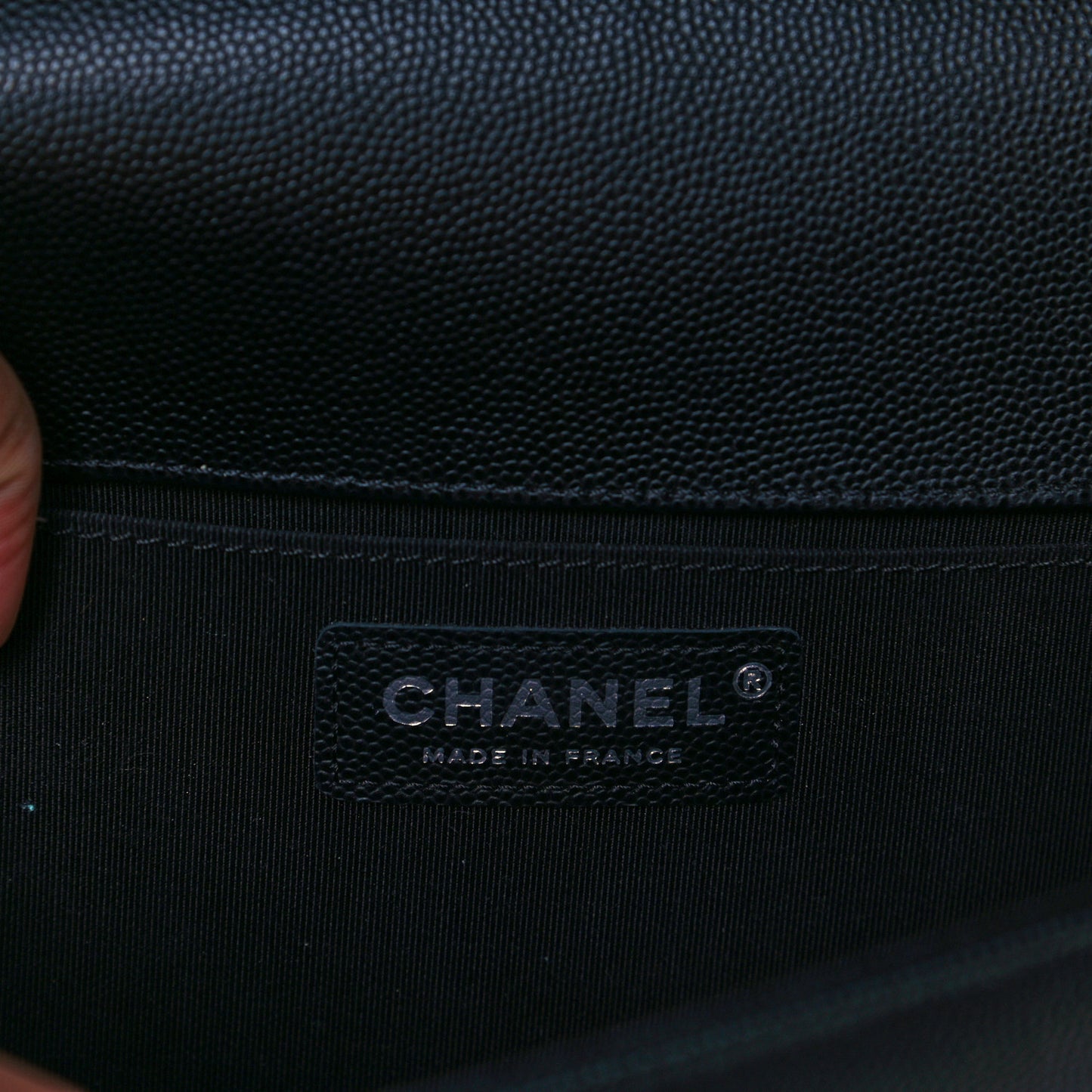 Caviar Quilted Medium Boy Flap Black