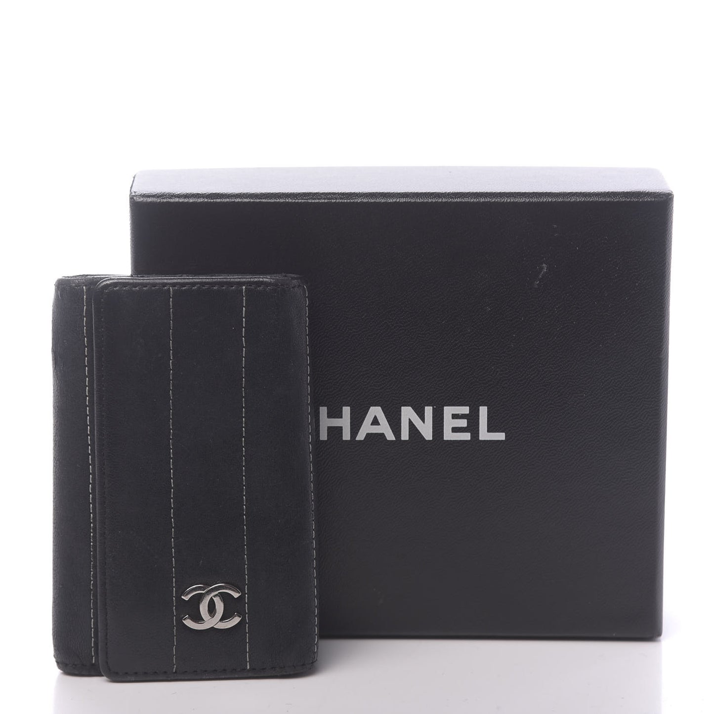 Lambskin Vertical Quilted 6 Key Holder Black