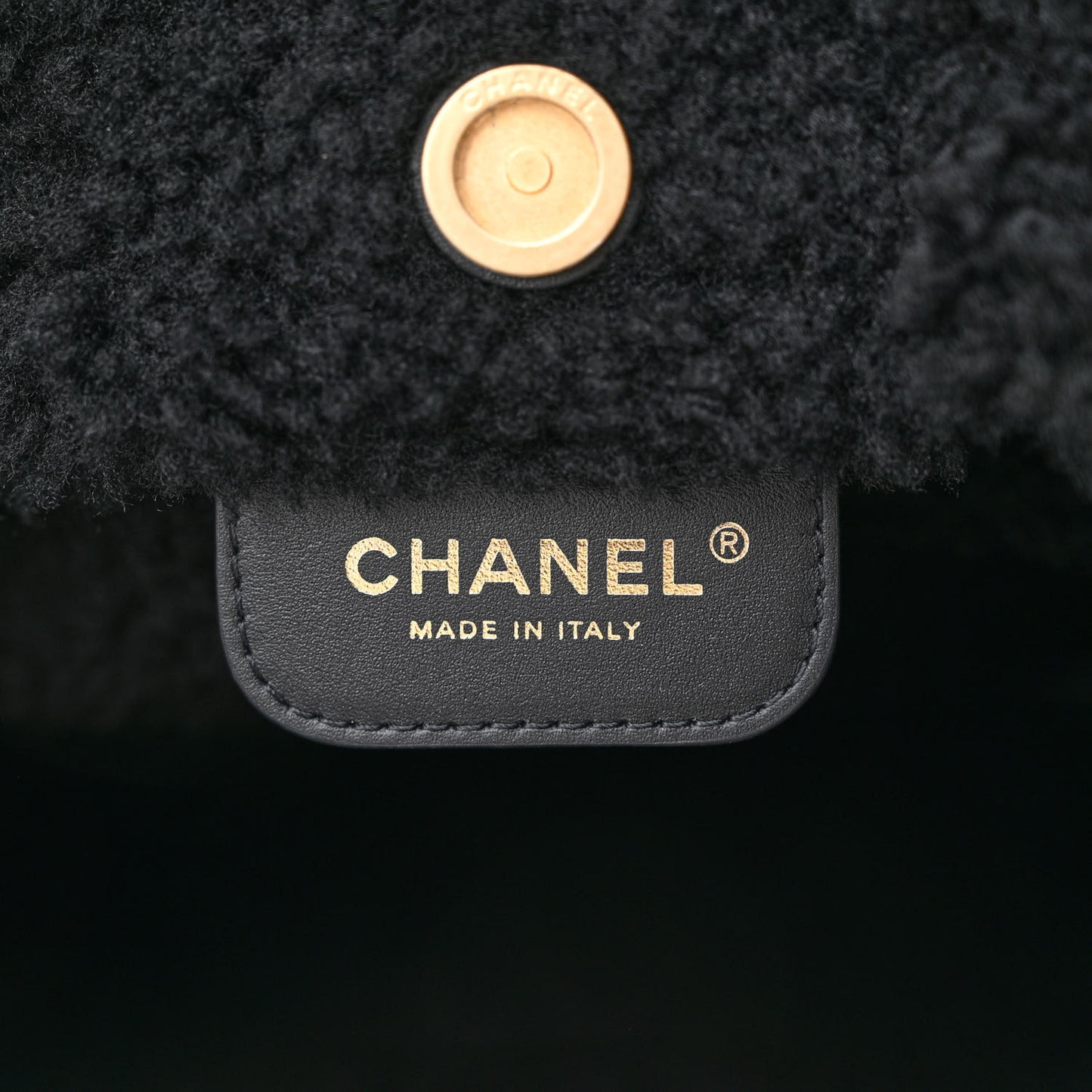 Shearling Aged Lambskin Quilted Small Chanel 22 Black