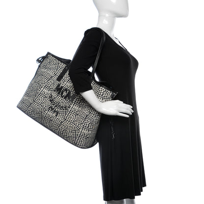 MCM Visetos Large Liz Reversible Shopper Tote Black 3 of 35