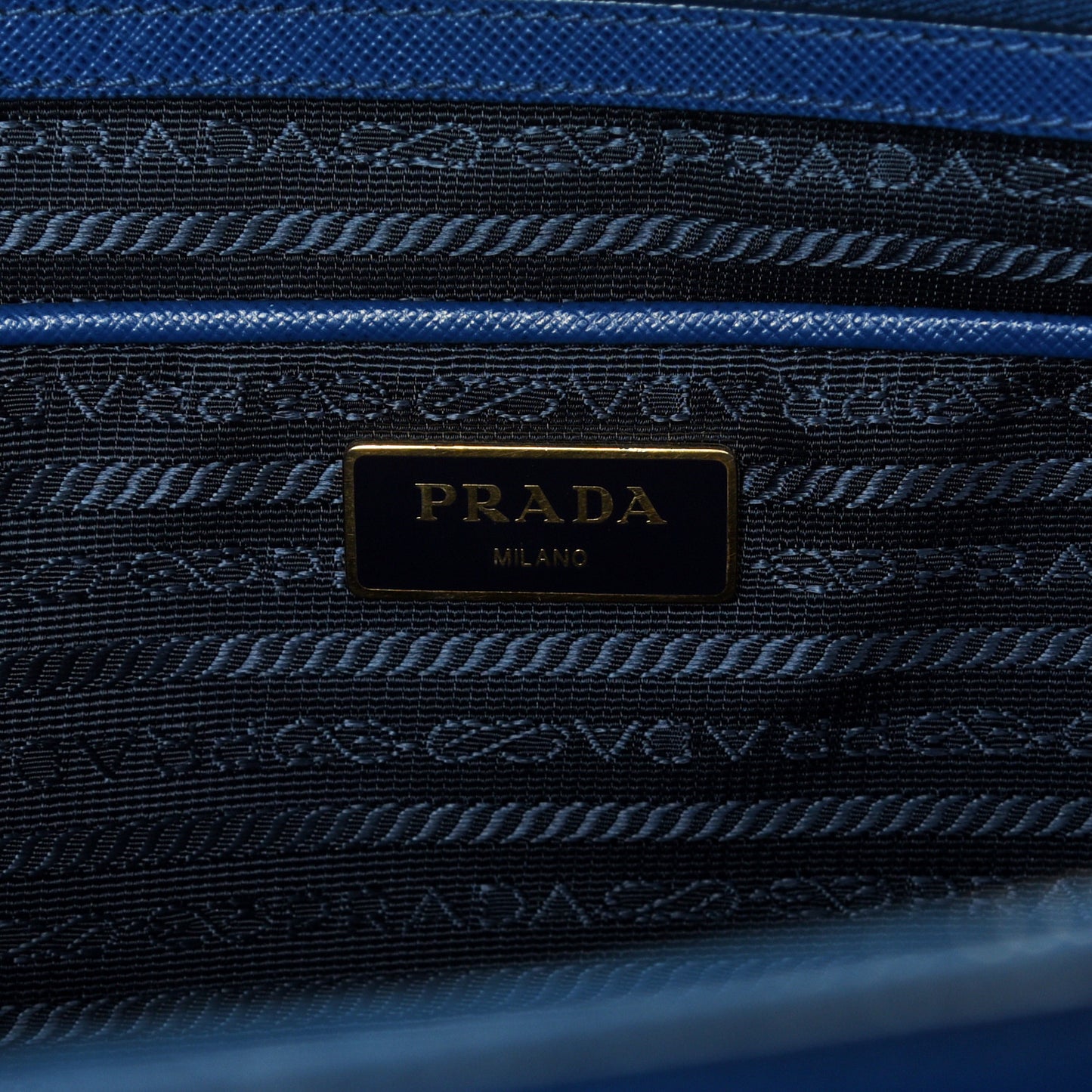 Saffiano Large Galleria Double Zip Tote Bluette