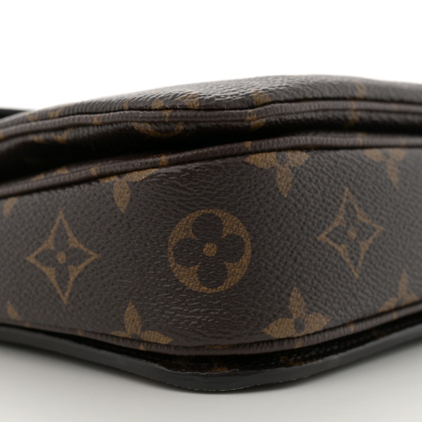 Monogram Love Lock Pochette Metis