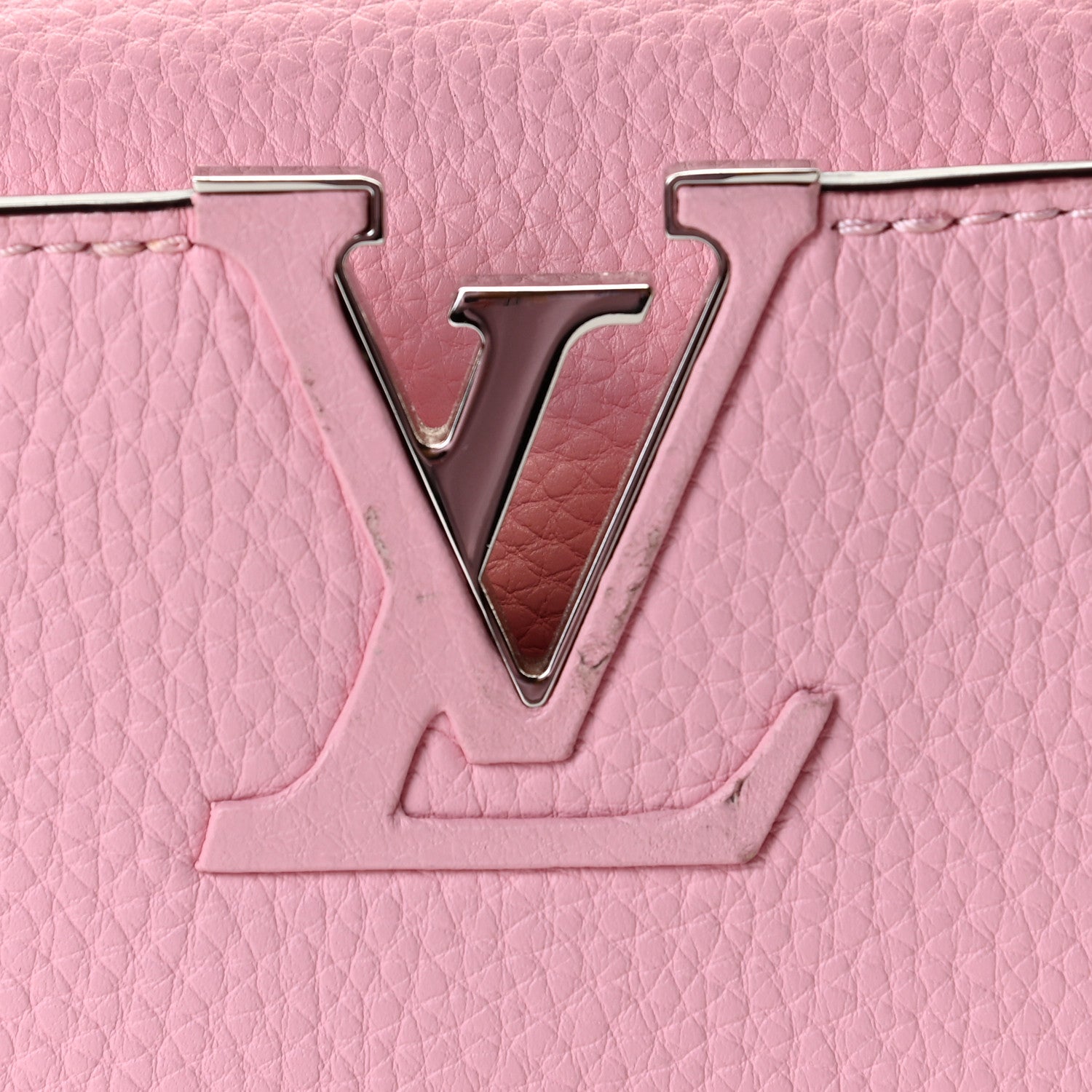 Louis Vuitton Taurillon Capucines BB Magnolia 7 of 7