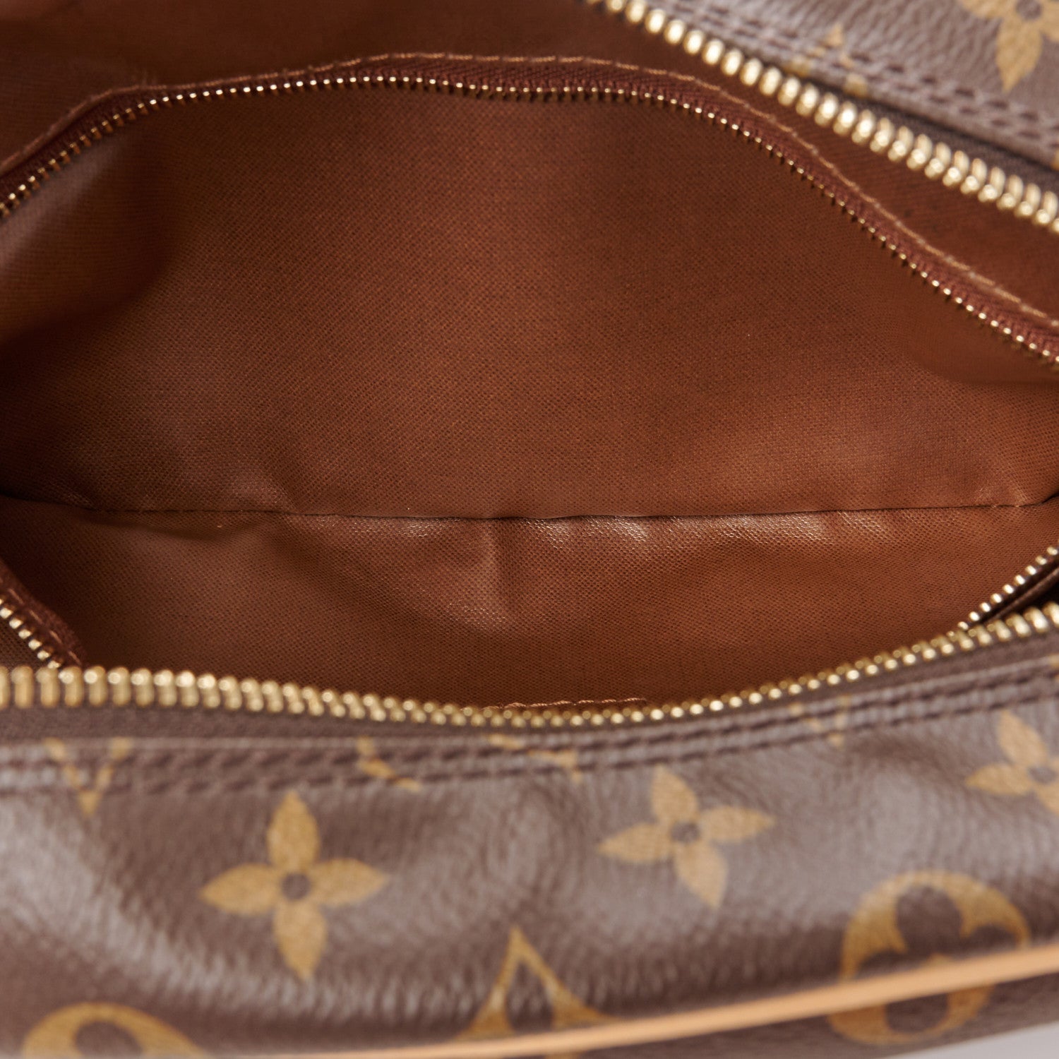 Louis Vuitton Monogram Toiletry Bag 25 6 of 8
